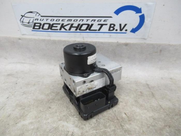 Gebruikte ABS Pomp Jaguar S-type (X200) 3.0 V6 24V Prijs € 69,00 Margeregeling aangeboden door Boekholt autodemontage B.V