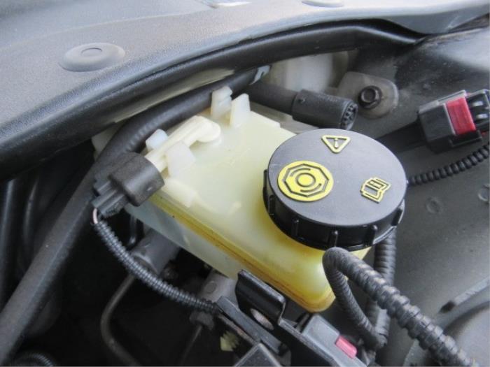 Remvloeistof reservoir van een Jaguar S-type (X200) 3.0 V6 24V 2001