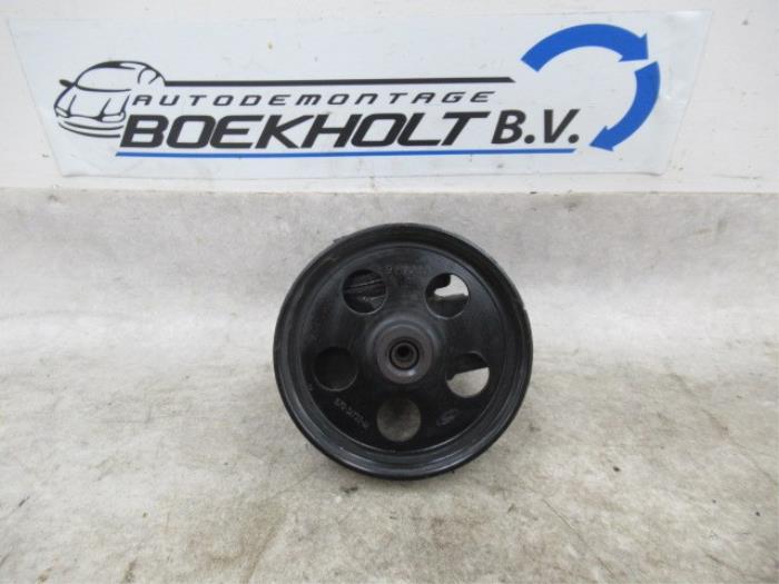 Gebruikte Stuurpomp Ford Mondeo III Wagon 1.8 16V SCI Prijs € 49,00 Margeregeling aangeboden door Boekholt autodemontage B.V