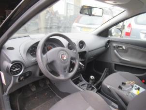Gebruikte Spiegel binnen Seat Ibiza III (6L1) 1.4 16V 85 Prijs € 21,00 Margeregeling aangeboden door Boekholt autodemontage B.V