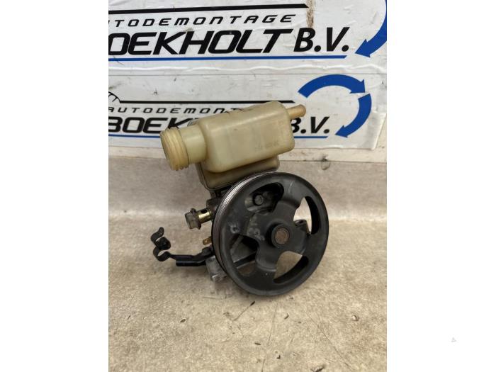 Gebruikte Servopomp Mazda 6 (GG12/82) 1.8i 16V Prijs € 49,00 Margeregeling aangeboden door Boekholt autodemontage B.V
