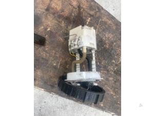 Gebruikte Tankvlotter Ford Fusion 1.6 TDCi Prijs € 36,00 Margeregeling aangeboden door Boekholt autodemontage B.V