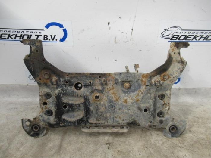 Subframe van een Ford Transit Connect (PJ2) 1.6 TDCi 16V 95 2016