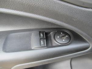 Gebruikte Elektrisch Raam Schakelaar Ford Transit Connect (PJ2) 1.6 TDCi 16V 95 Prijs € 21,18 Inclusief btw aangeboden door Boekholt autodemontage B.V