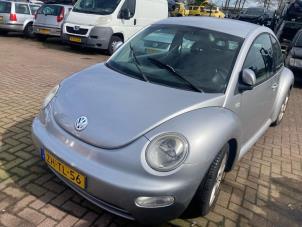 Gebruikte Accubak Volkswagen New Beetle (9C1/9G1) 2.0 Prijs € 27,00 Margeregeling aangeboden door Boekholt autodemontage B.V