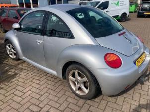 Gebruikte Zijpaneel links-achter Volkswagen New Beetle (9C1/9G1) 2.0 Prijs € 54,00 Margeregeling aangeboden door Boekholt autodemontage B.V