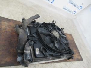 Gebruikte Radiateur Renault Kangoo Express (FC) 1.5 dCi 60 Prijs € 48,00 Margeregeling aangeboden door Boekholt autodemontage B.V