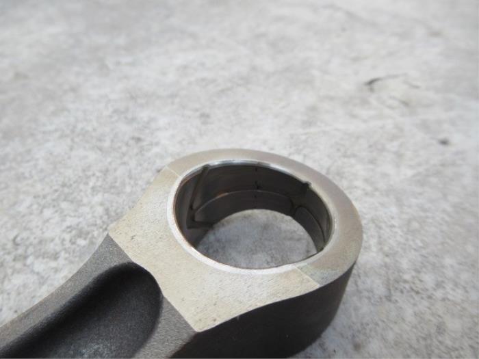 Drijfstang van een Ford Transit 2.0 TDCi 16V Eco Blue 130 2020