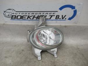 Gebruikte Mistlamp links-voor Peugeot 206 (2A/C/H/J/S) 2.0 GTI 16V Prijs € 19,00 Margeregeling aangeboden door Boekholt autodemontage B.V