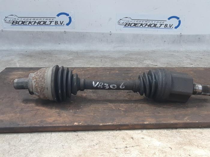 Gebruikte Aandrijfas links-voor Ford Mondeo IV Wagon 2.3 16V Prijs € 69,00 Margeregeling aangeboden door Boekholt autodemontage B.V