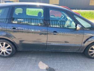 Gebruikte Ruit Extra 4Deurs rechts-voor Ford S-Max (GBW) 2.0 16V Prijs op aanvraag aangeboden door Boekholt autodemontage B.V
