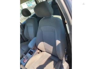 Gebruikte Voorstoel links Ford S-Max (GBW) 2.0 16V Prijs € 126,00 Margeregeling aangeboden door Boekholt autodemontage B.V