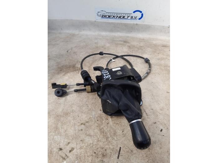 Gebruikte Versnellingspook Ford S-Max (GBW) 2.0 16V Prijs op aanvraag aangeboden door Boekholt autodemontage B.V
