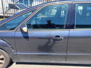 Gebruikte Driehoeks Ruit links-voor Ford S-Max (GBW) 2.0 16V Prijs op aanvraag aangeboden door Boekholt autodemontage B.V