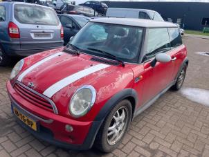 Gebruikte Luidspreker BMW Mini One/Cooper (R50) 1.6 16V Cooper Prijs € 19,00 Margeregeling aangeboden door Boekholt autodemontage B.V
