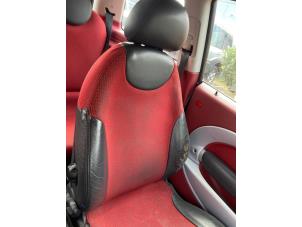 Gebruikte Hoofdsteun BMW Mini One/Cooper (R50) 1.6 16V Cooper Prijs € 25,00 Margeregeling aangeboden door Boekholt autodemontage B.V