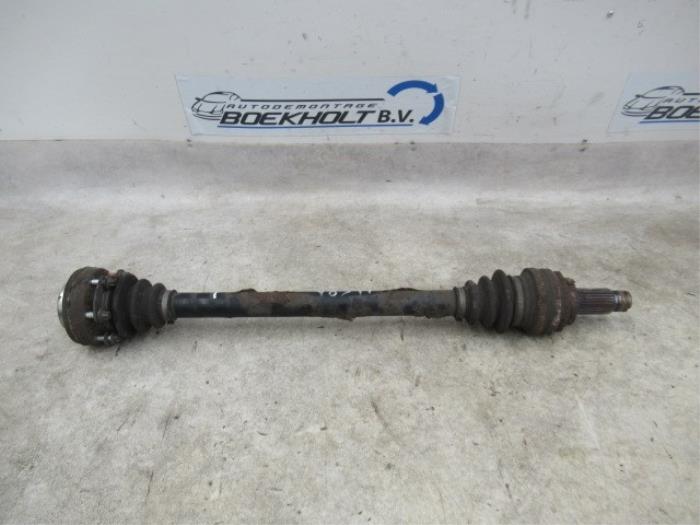 Gebruikte Aandrijfas rechts-achter BMW 3 serie Touring (E91) 318i 16V Prijs € 69,00 Margeregeling aangeboden door Boekholt autodemontage B.V