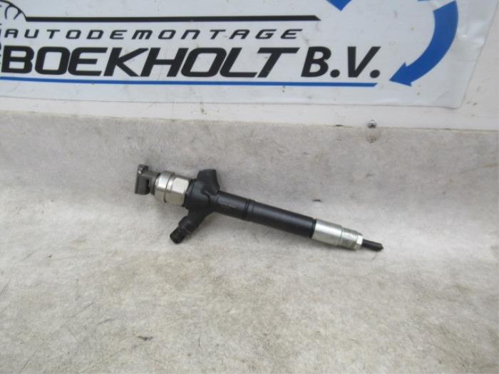 Gebruikte Verstuiver (diesel) Toyota Avensis Wagon (T25/B1E) 2.0 16V D-4D-F Prijs € 125,00 Margeregeling aangeboden door Boekholt autodemontage B.V
