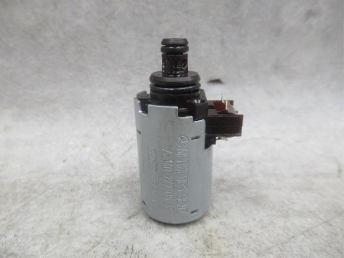 Oliedruk Schakelaar van een Mercedes-Benz C (W203) 1.8 C-200K 16V 2002