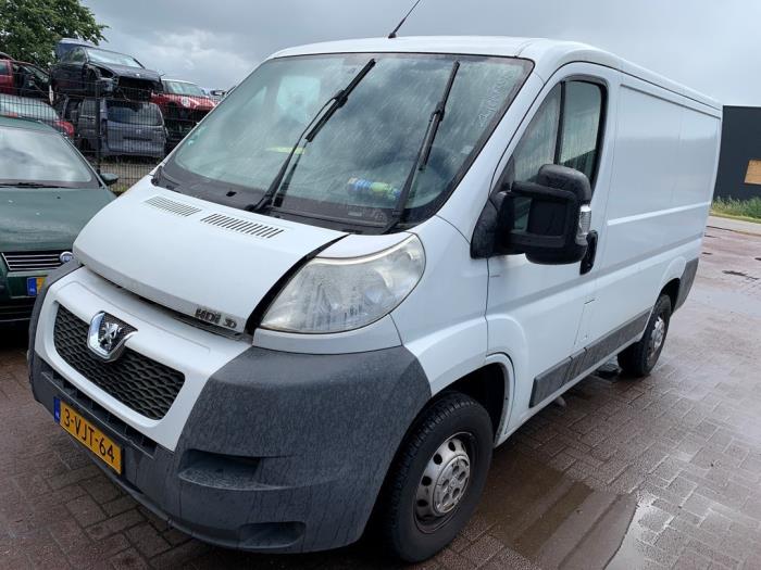 Gebruikte Hoofdremcilinder Peugeot Boxer (U9) 3.0 HDi 160 Euro 4 Prijs € 75,00 Margeregeling aangeboden door Boekholt autodemontage B.V