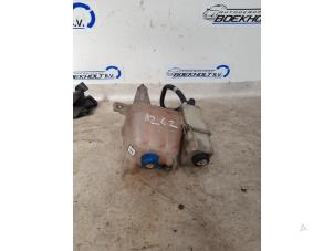 Gebruikte Remvloeistof reservoir Peugeot Boxer (U9) 3.0 HDi 160 Euro 4 Prijs € 27,00 Margeregeling aangeboden door Boekholt autodemontage B.V