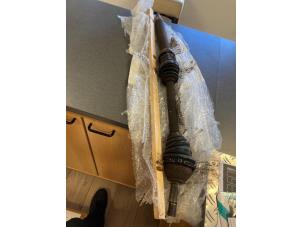 Gebruikte Aandrijfas rechts-voor Ford Focus 1 Wagon 1.6 16V Prijs € 35,00 Margeregeling aangeboden door Boekholt autodemontage B.V