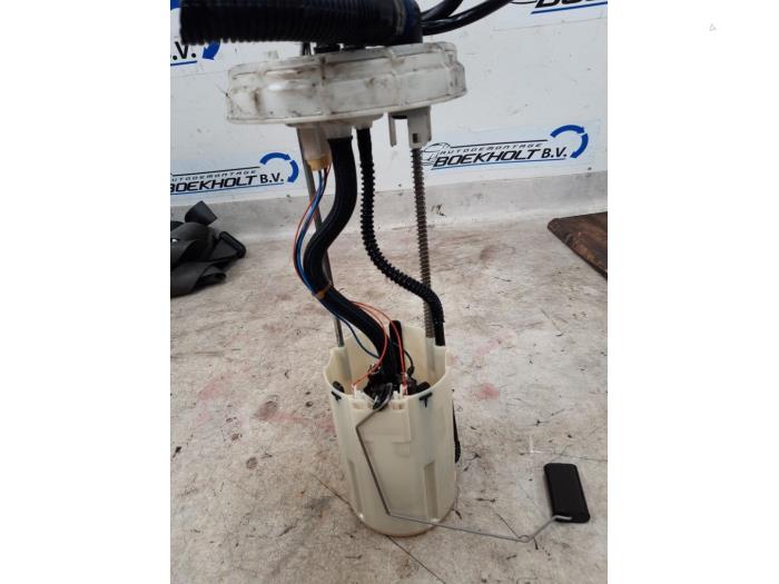Gebruikte Tank element Pomp Peugeot Boxer (U9) 3.0 HDi 160 Euro 4 Prijs € 69,00 Margeregeling aangeboden door Boekholt autodemontage B.V
