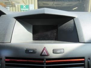 Gebruikte Boordcomputer Opel Astra H GTC (L08) 1.6 16V Twinport Prijs € 60,00 Margeregeling aangeboden door Boekholt autodemontage B.V