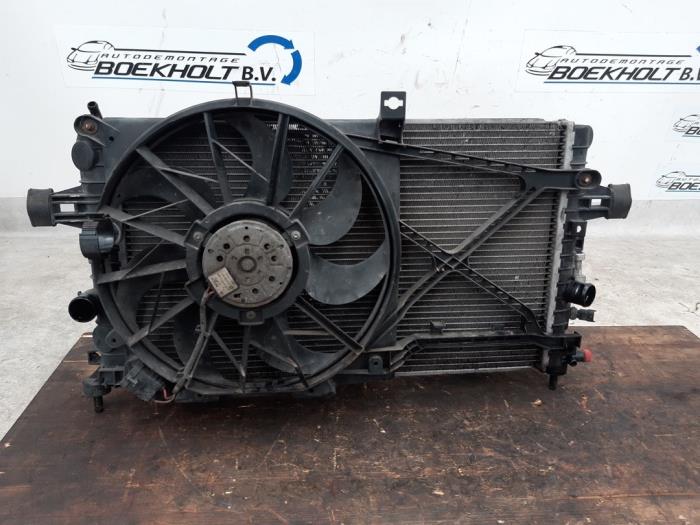 Gebruikte Radiateurfan Opel Astra H GTC (L08) 1.6 16V Twinport Prijs € 54,00 Margeregeling aangeboden door Boekholt autodemontage B.V