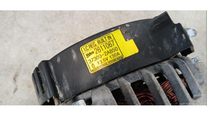 Dynamo van een Kia Rio III (UB) 1.1 CRDi VGT 12V 2012
