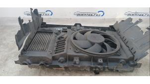 Gebruikte Fan Radiateur Citroen Berlingo 1.6 Hdi 75 Prijs € 36,00 Margeregeling aangeboden door Boekholt autodemontage B.V