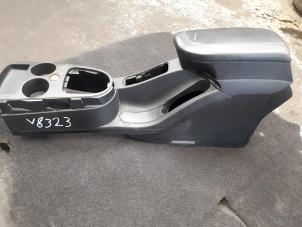 Gebruikte Armleuning Seat Altea (5P1) 2.0 TDI 16V Prijs € 60,00 Margeregeling aangeboden door Boekholt autodemontage B.V