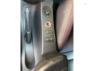 Gebruikte Handrem Mechaniek Seat Altea (5P1) 2.0 TDI 16V Prijs € 48,00 Margeregeling aangeboden door Boekholt autodemontage B.V