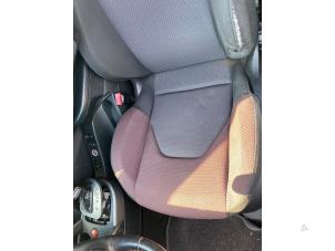 Gebruikte Voorstoel links Seat Altea (5P1) 2.0 TDI 16V Prijs € 99,00 Margeregeling aangeboden door Boekholt autodemontage B.V