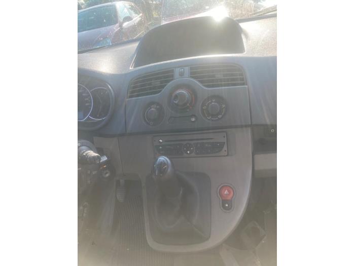 Gebruikte Versnellingspook Renault Kangoo Express (FW) 1.5 dCi 70 Prijs € 48,00 Margeregeling aangeboden door Boekholt autodemontage B.V