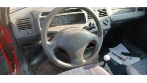 Gebruikte Luchtrooster Dashboard Peugeot 205 II (20A/C) 1.4 Prijs € 21,00 Margeregeling aangeboden door Boekholt autodemontage B.V