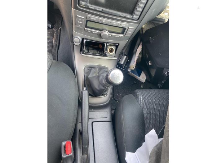 Gebruikte Handrem Mechaniek Toyota Avensis Wagon (T25/B1E) 2.2 D-4D 16V D-CAT Prijs € 48,00 Margeregeling aangeboden door Boekholt autodemontage B.V