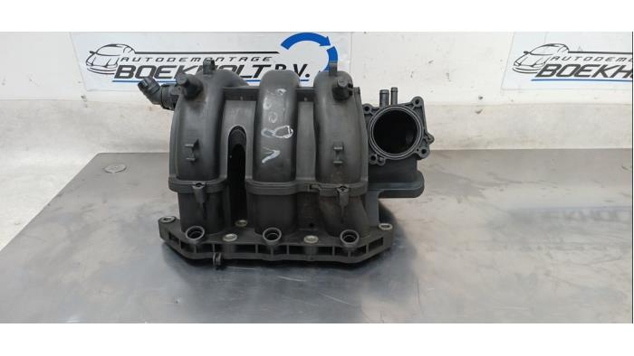 Gebruikte Inlaatspruitstuk Volkswagen Polo IV (9N1/2/3) 1.2 12V Prijs € 49,00 Margeregeling aangeboden door Boekholt autodemontage B.V
