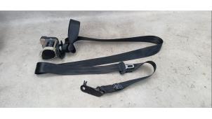 Gebruikte Veiligheidsgordel rechts-achter Volkswagen Touran (1T1/T2) 1.9 TDI 105 Prijs € 35,00 Margeregeling aangeboden door Boekholt autodemontage B.V