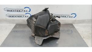 Gebruikte Luchtfilterhuis Volkswagen Passat Variant (3B6) 2.0 20V Prijs € 38,00 Margeregeling aangeboden door Boekholt autodemontage B.V