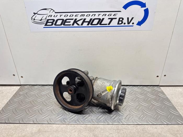 Gebruikte Stuurpomp Toyota Avensis Wagon (T25/B1E) 2.2 D-4D 16V D-CAT Prijs € 50,82 Inclusief btw aangeboden door Boekholt autodemontage B.V