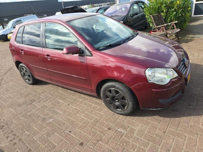 Gebruikte Rembol Volkswagen Polo IV (9N1/2/3) 1.4 16V Prijs € 78,00 Margeregeling aangeboden door Boekholt autodemontage B.V