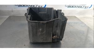 Gebruikte Accubak BMW Mini One/Cooper (R50) 1.6 16V One Prijs € 24,00 Margeregeling aangeboden door Boekholt autodemontage B.V