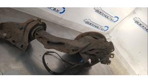 Gebruikte Fusee links-achter BMW Mini One/Cooper (R50) 1.6 16V One Prijs € 48,00 Margeregeling aangeboden door Boekholt autodemontage B.V