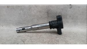 Gebruikte Pen Bobine Volkswagen Passat Variant (3C5) 2.0 FSI 16V Prijs € 19,00 Margeregeling aangeboden door Boekholt autodemontage B.V