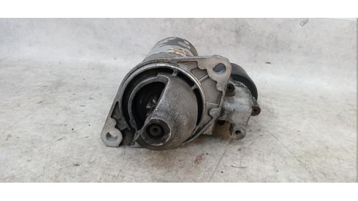 Startmotor van een Opel Calibra 2.5 V6 24V 1994