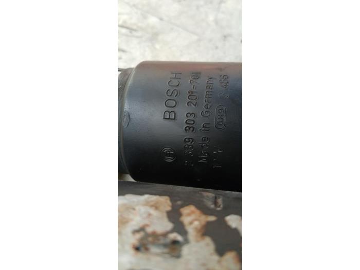 Startmotor van een Opel Calibra 2.5 V6 24V 1994