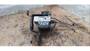 Gebruikte ABS Pomp Volkswagen Golf IV (1J1) 2.3 V5 GTI Prijs € 72,00 Margeregeling aangeboden door Boekholt autodemontage B.V