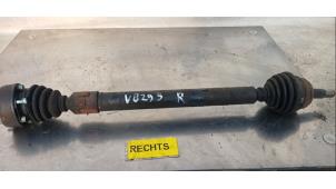 Gebruikte Aandrijfas rechts-voor Volkswagen Caddy II (9K9A) 1.9 SDI Prijs € 45,00 Margeregeling aangeboden door Boekholt autodemontage B.V