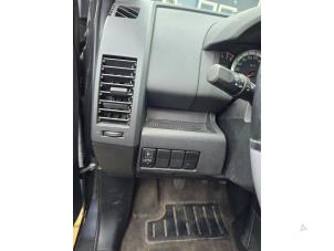 Gebruikte Luchtrooster Dashboard Mazda 5 (CR19) 1.8i 16V Prijs € 18,00 Margeregeling aangeboden door Boekholt autodemontage B.V